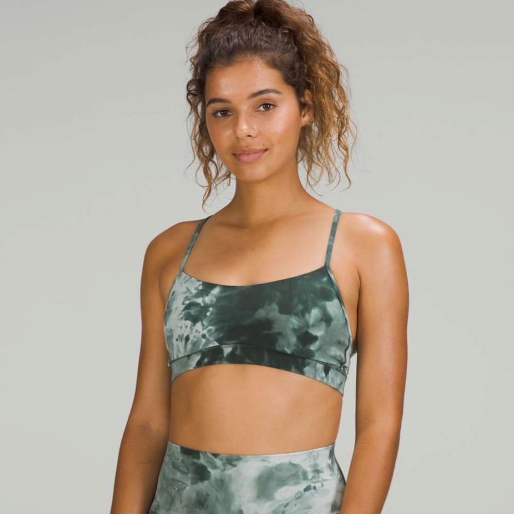 Lululemon - FLow Y Nulu Bra | Large